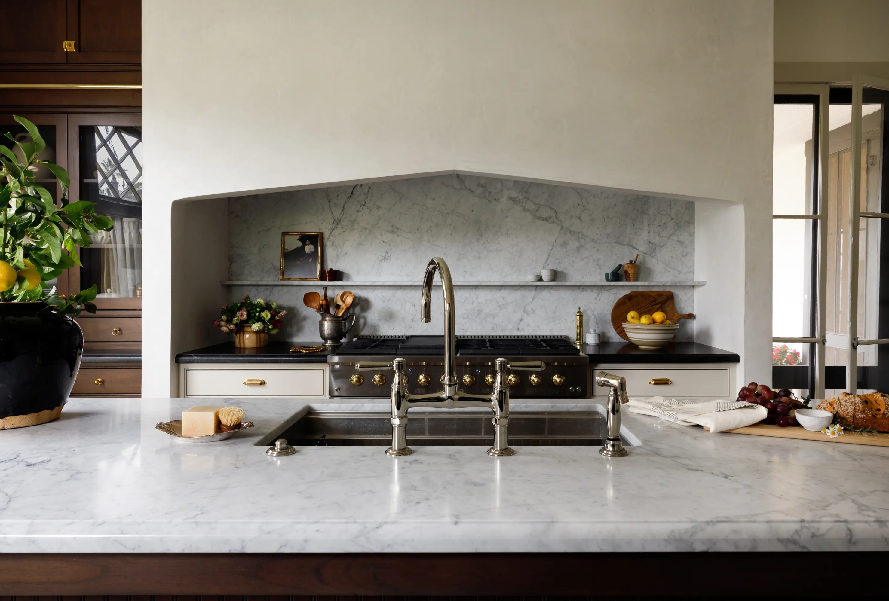 First image from VICTORIA AVENUE