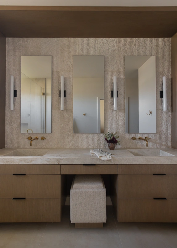 Cover image for CLARIDGE DR